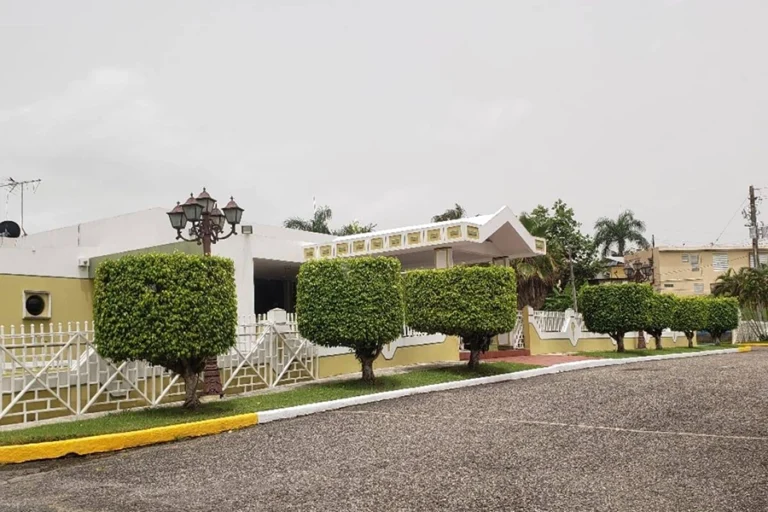 Edificio Moderno 768x512